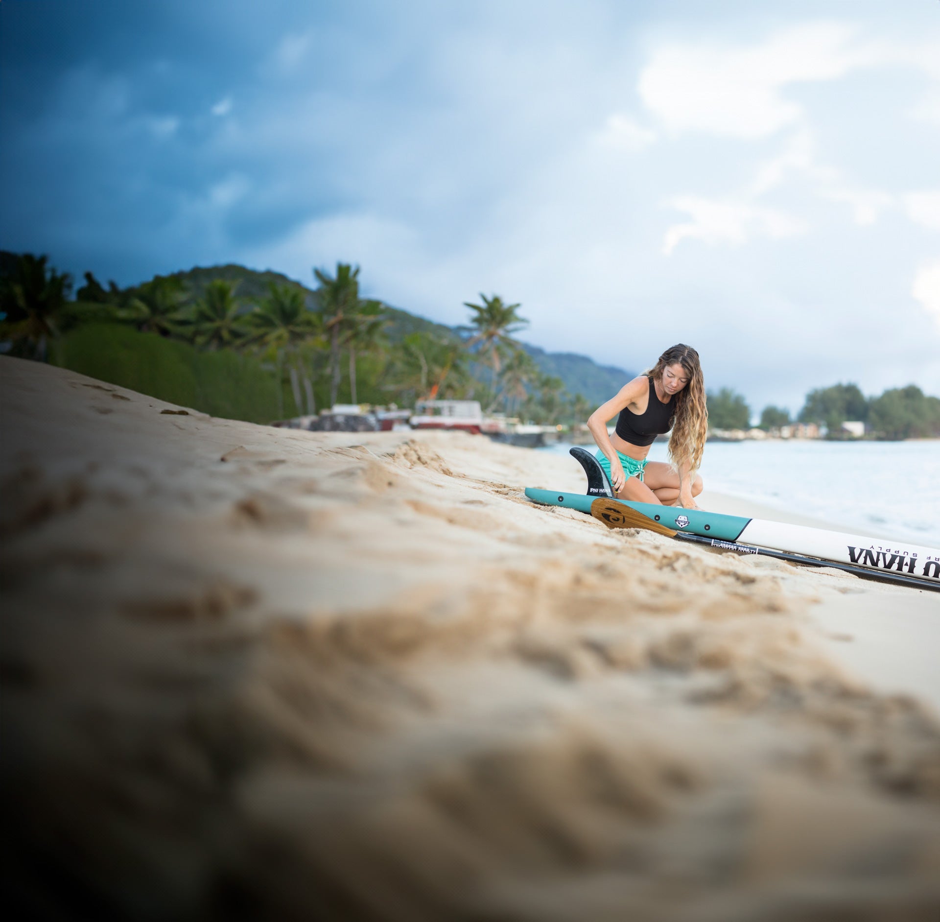 SUP Leashes & Fins for Paddleboard Control & Safety