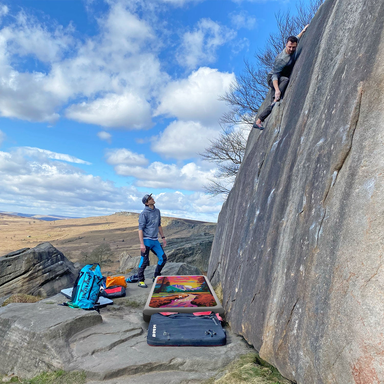 Bouldering in the peak district with the Pau Hana Surf Supply Cambia AIS inflatable crash pad
