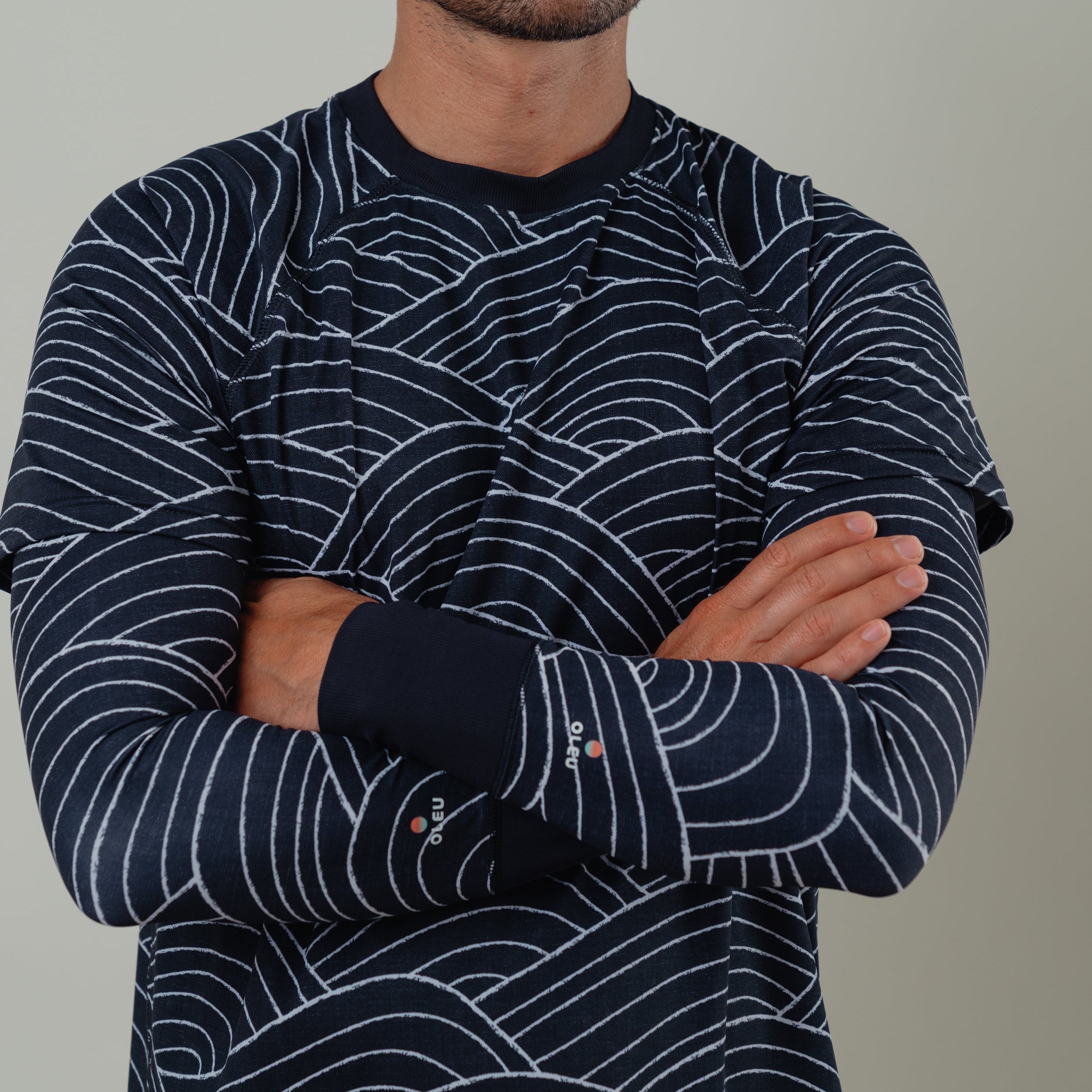 OLEU SUNSPORT™ UV ARM SLEEVES - STORM CARBON